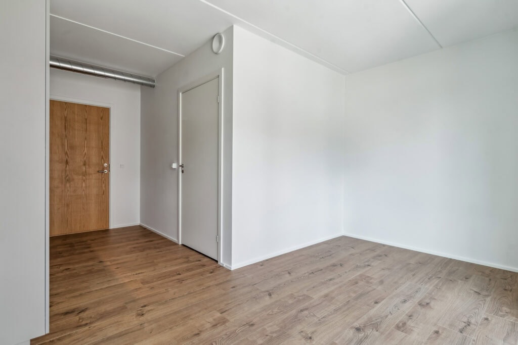B2B Studio More Empty Home 4